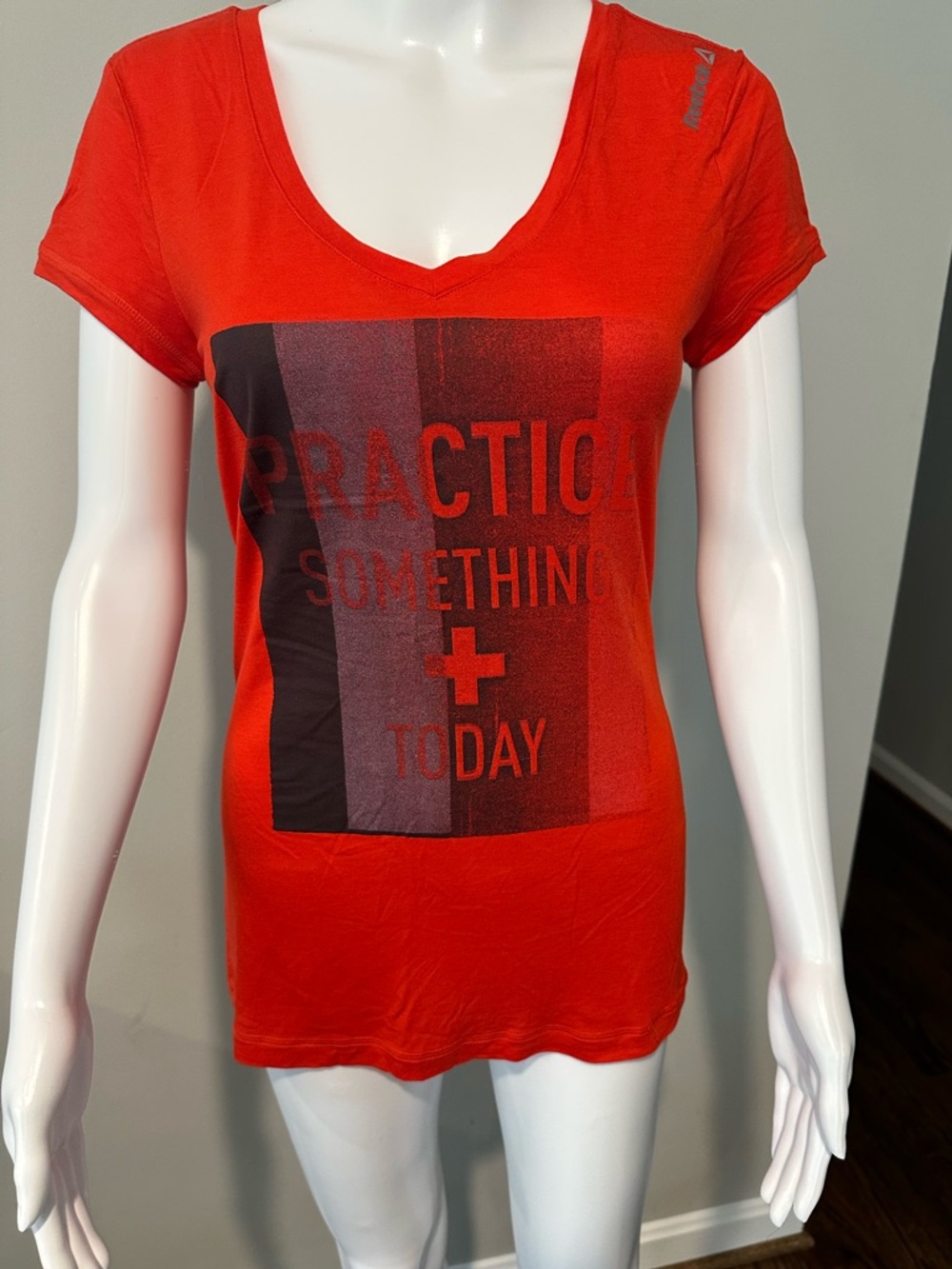 Reebok athletic t shirt